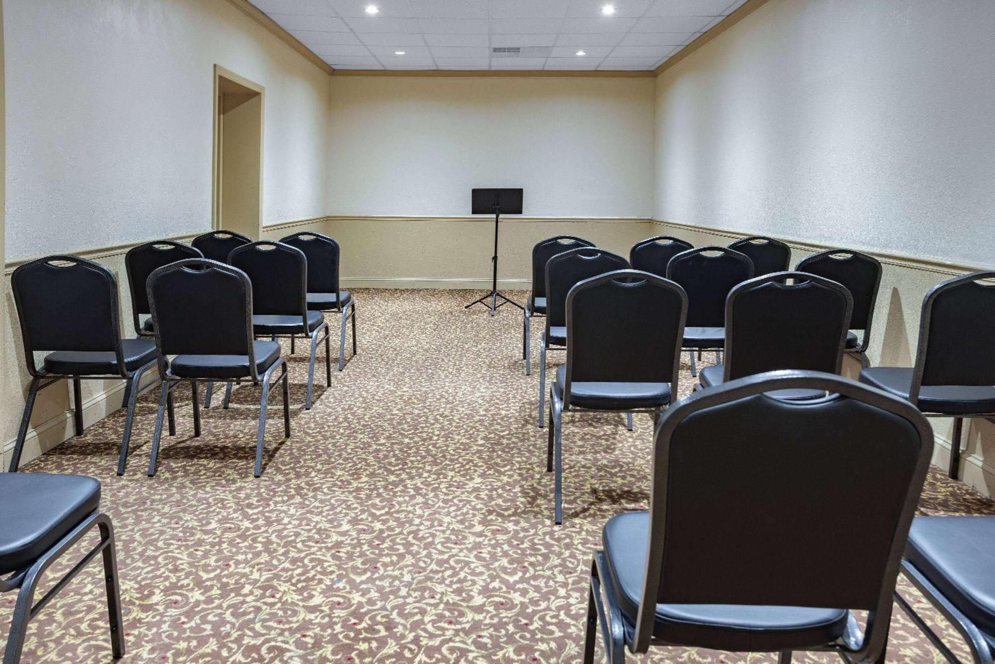 Ramada By Wyndham West Atlantic City Egg Harbor Township Extérieur photo