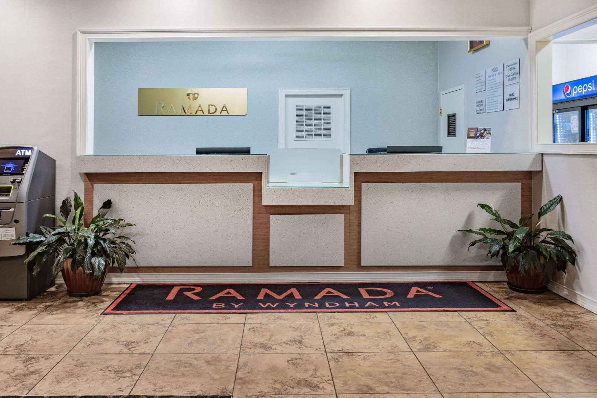 Ramada By Wyndham West Atlantic City Egg Harbor Township Extérieur photo